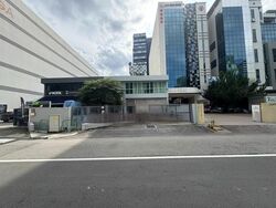 Macpherson Industrial Estate (D13), Warehouse #467292611